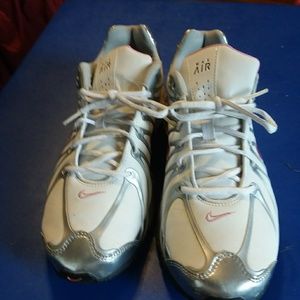 Nike max air tennis shoes